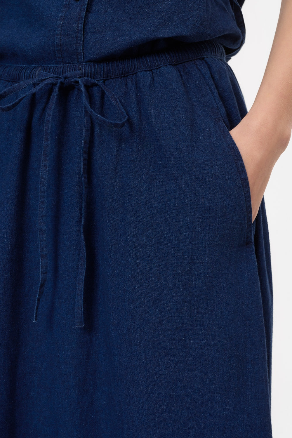 CLOSED GATHERED SKIRT DARK BLUE