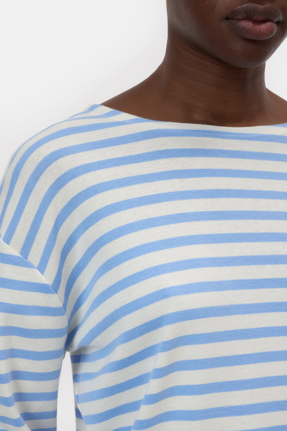 CLOSED BASIC LONGSLEEVED T-SHIRT SKY BLUE