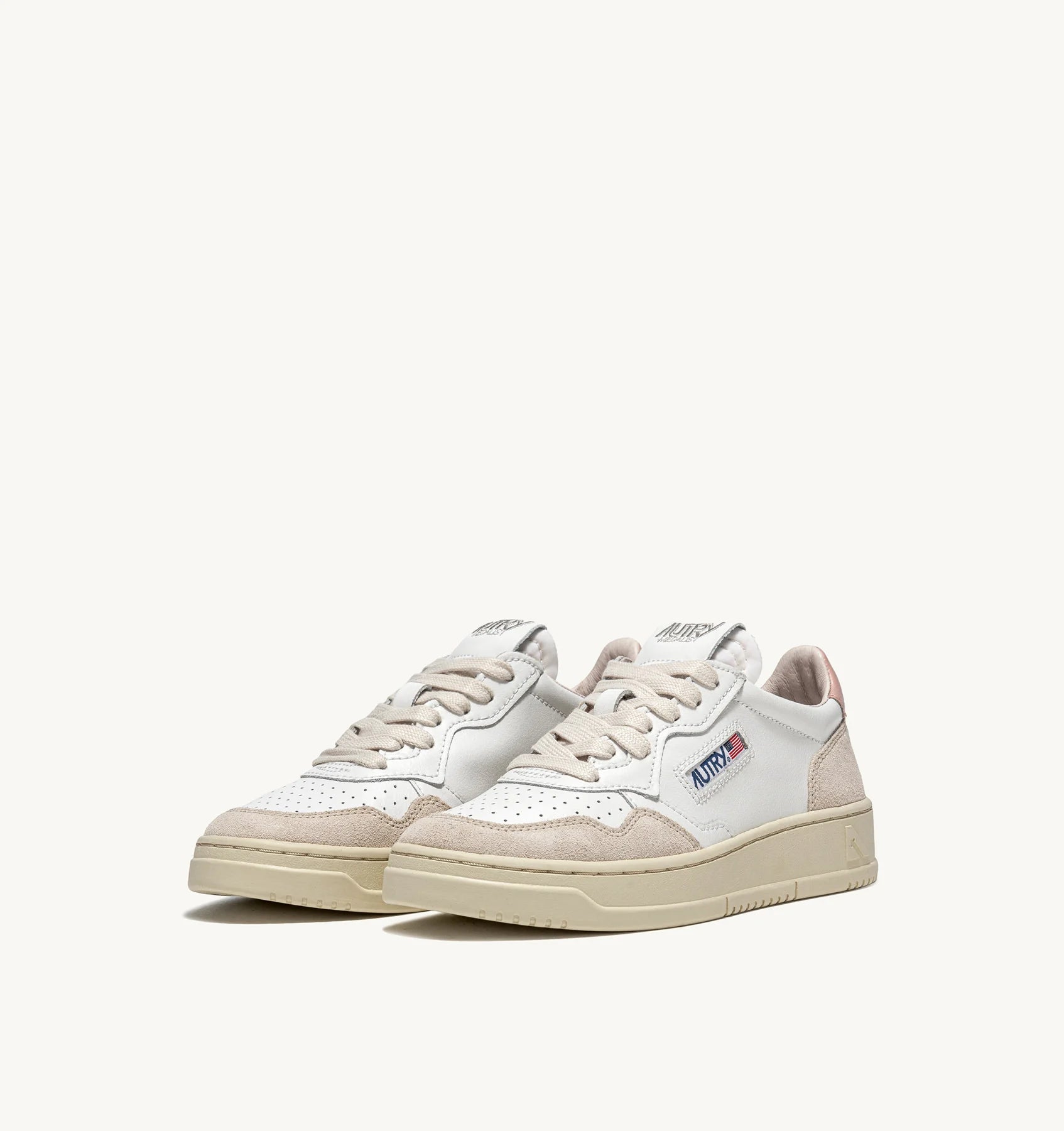 AUTRY MEDALIST LOW SNEAKERS IN WHITE AND POWDER LEATHER AND BEIGE SUEDE - Den Lille Ida - Autry