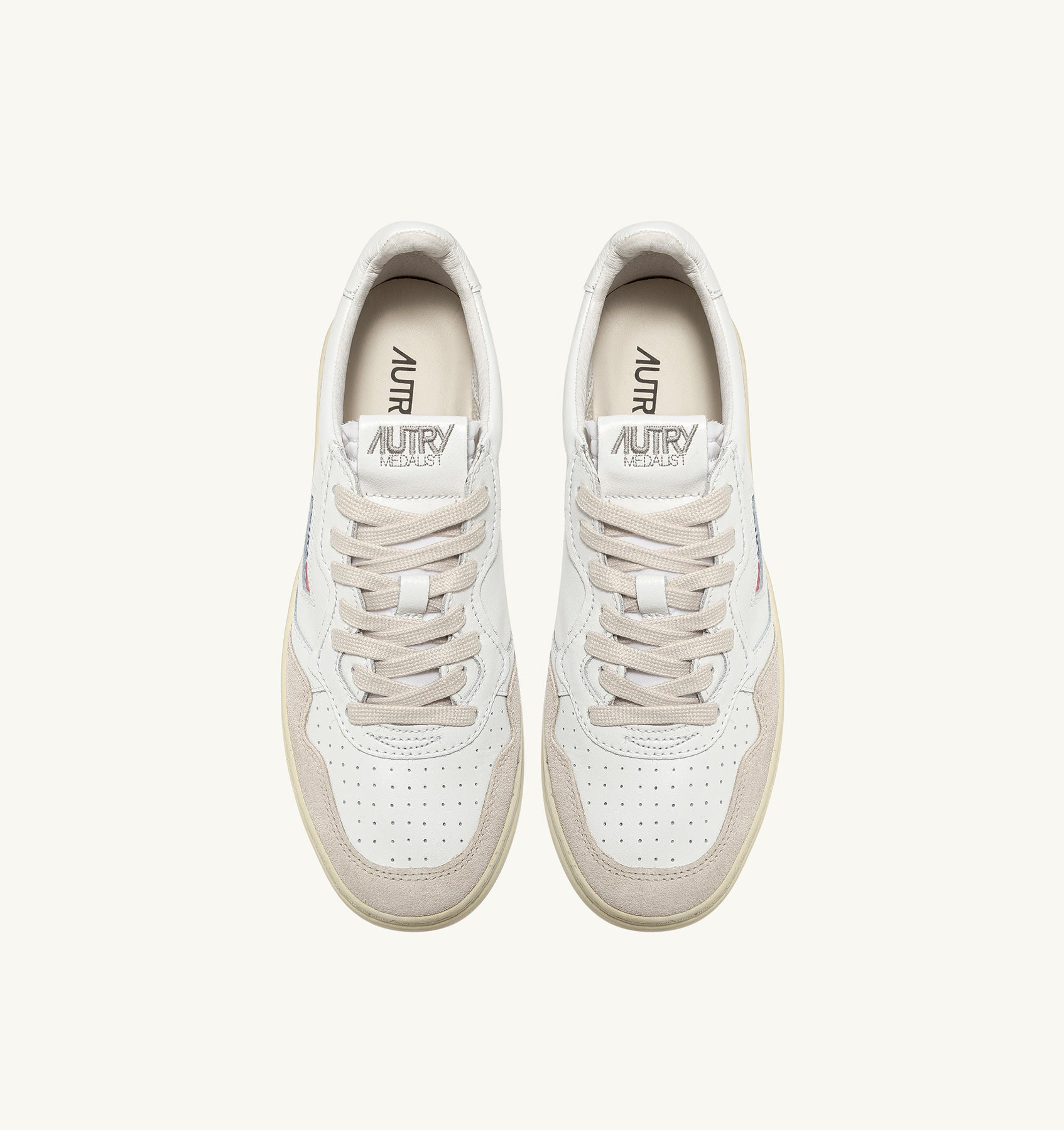 AUTRY MEDALIST LOW SNEAKERS IN WHITE LEATHER AND BEIGE SUEDE - Den Lille Ida - Autry