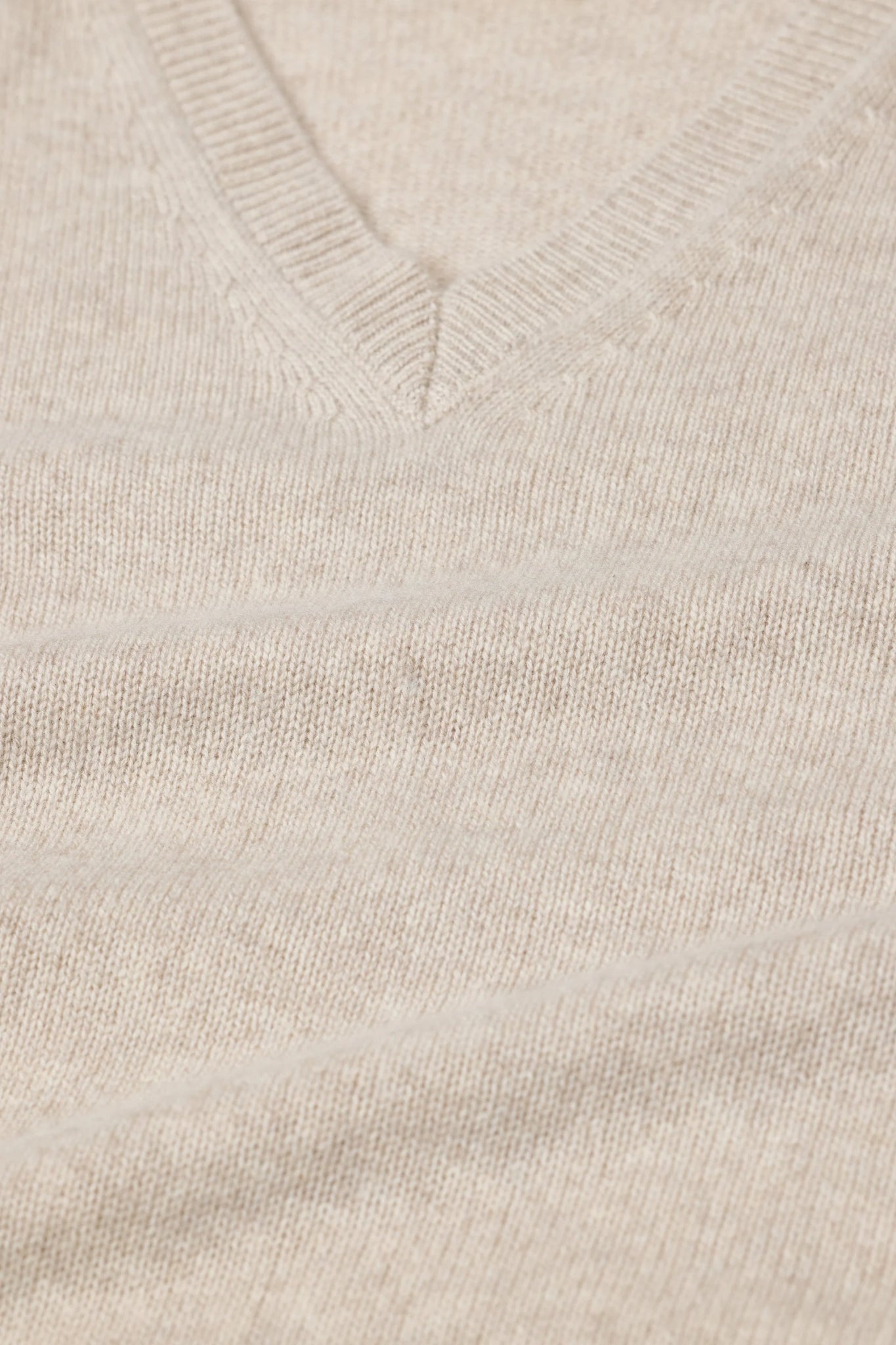 CLOSED CASHMERE SWEATER V - NECK CLAY BEIGE - Den Lille Ida - Closed