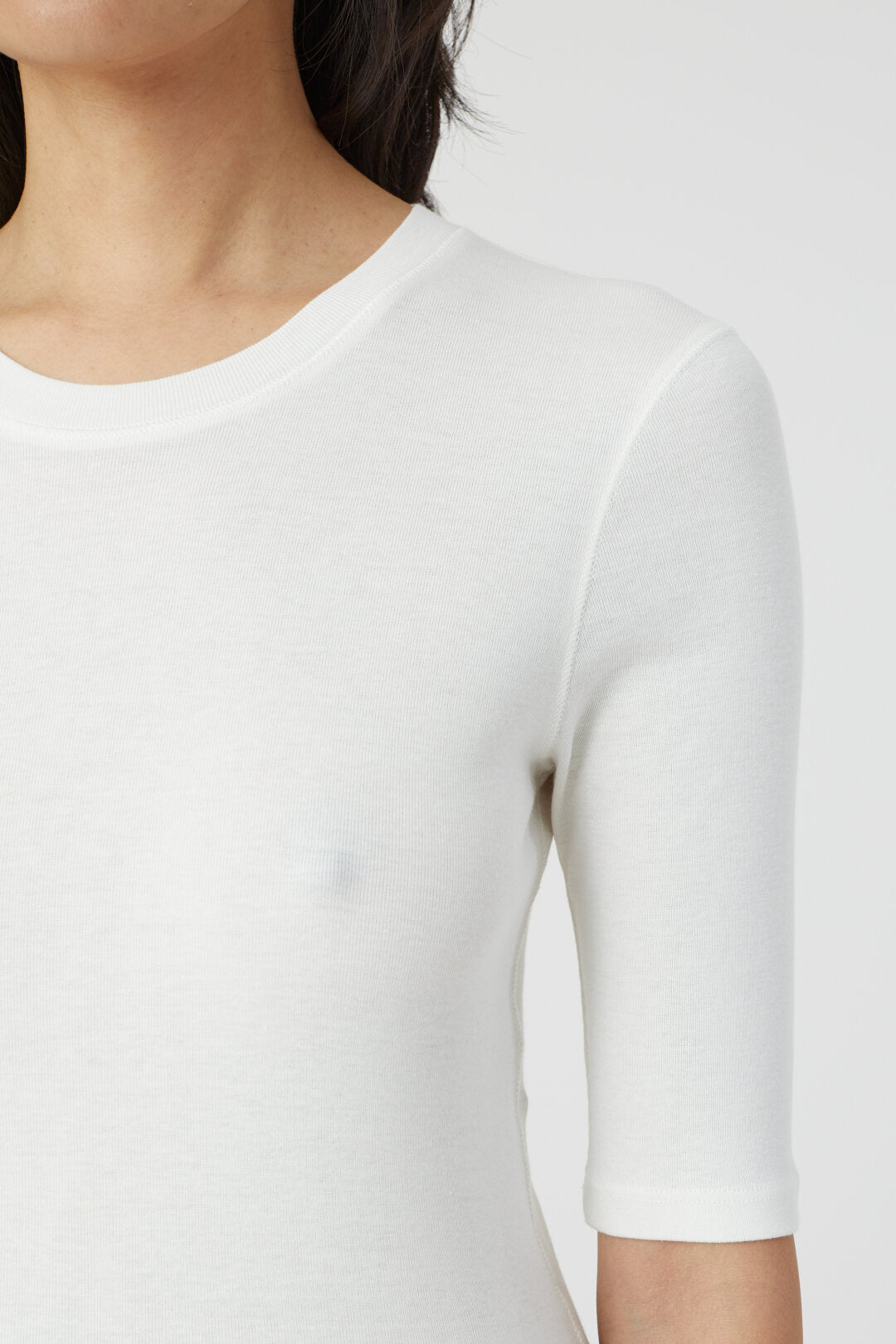 Closed Crewneck Shortsleeve Cotton and Modal T-shirt Ivory - Den Lille Ida - Closed