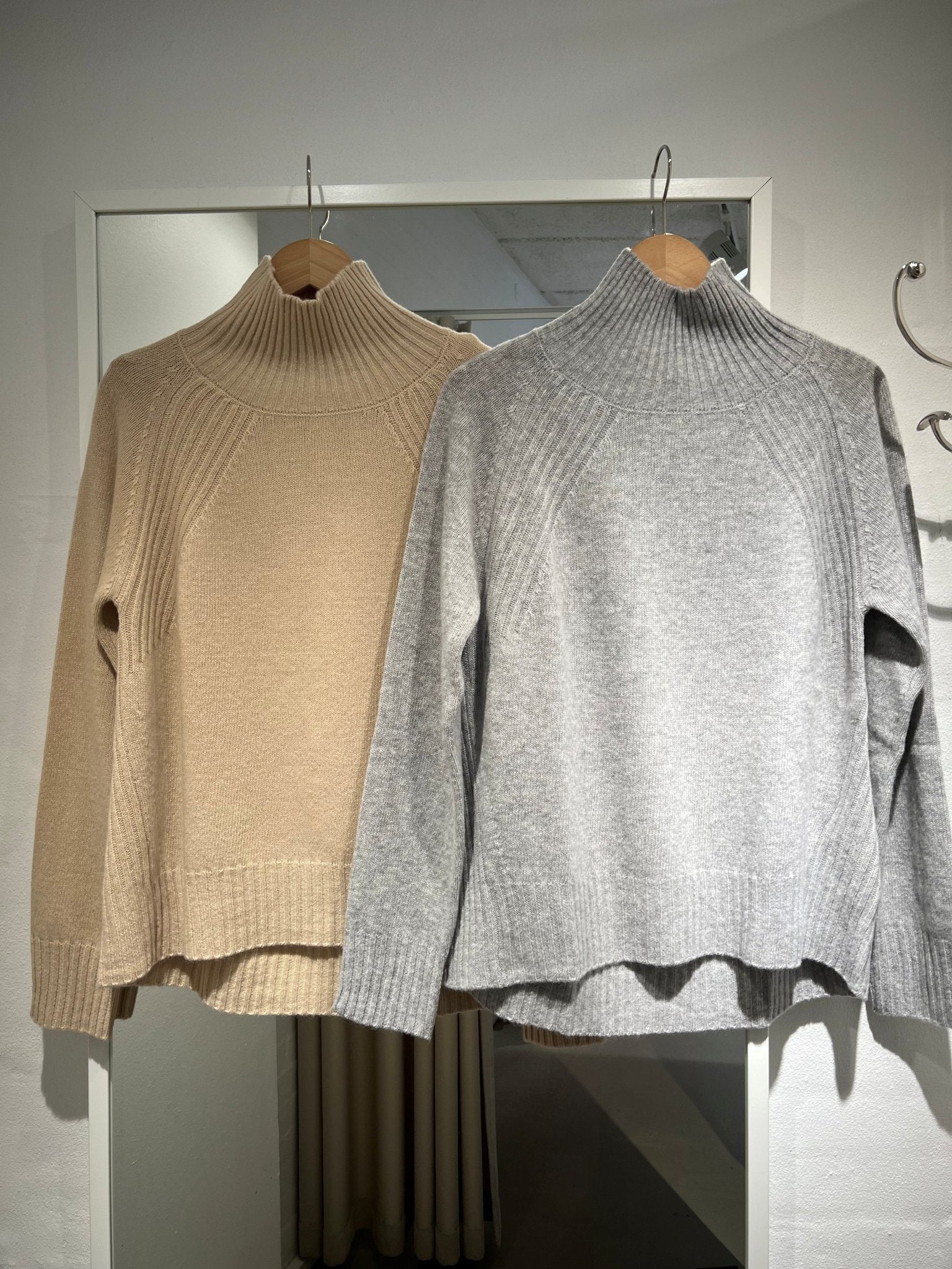 Dondup Regular - fit Polo Neck Jumper in Cashmere Wool - Den Lille Ida - Dondup