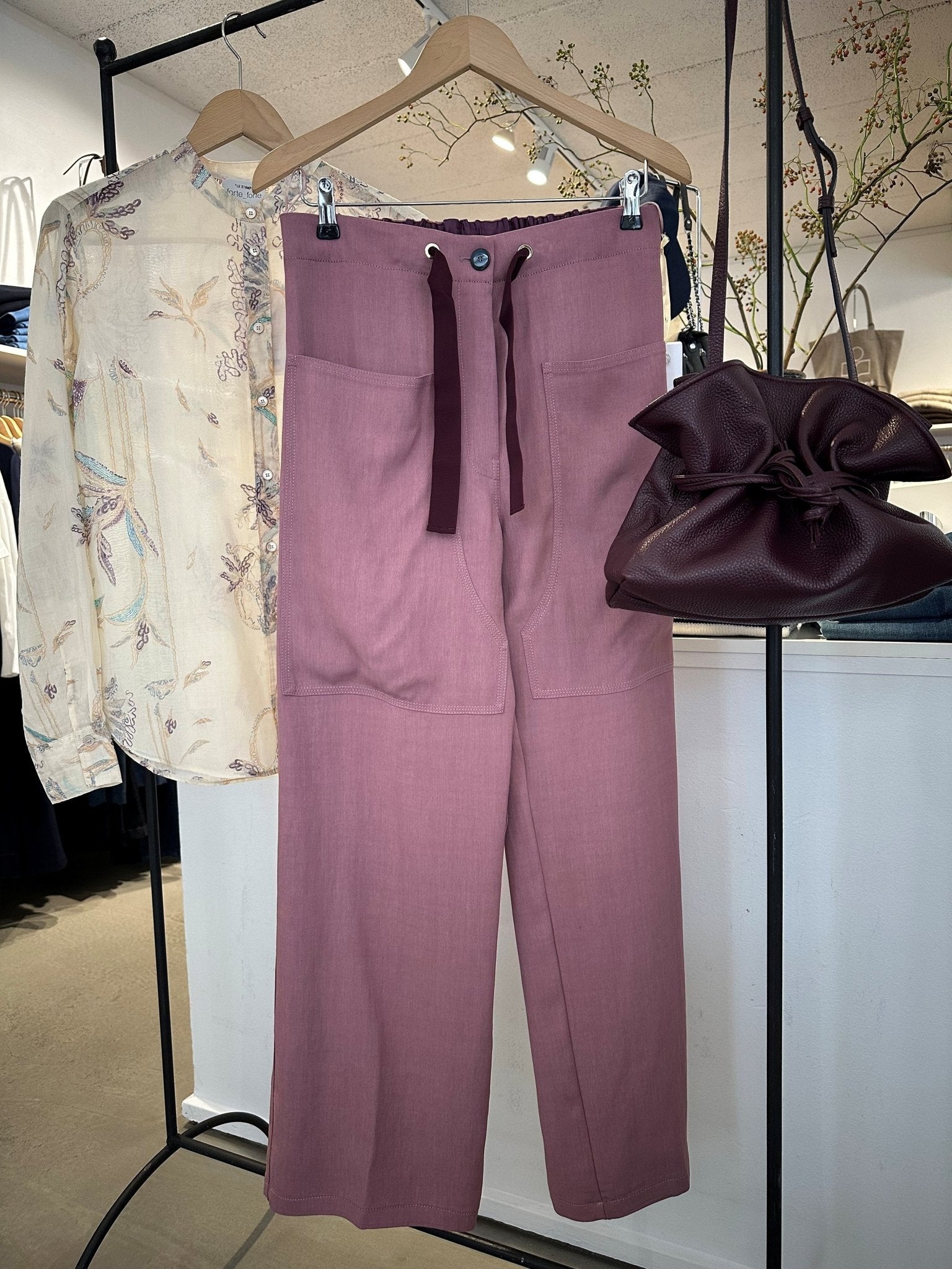 forte_forte fluid slubbed canvas cargo pants - Den Lille Ida - forte_forte