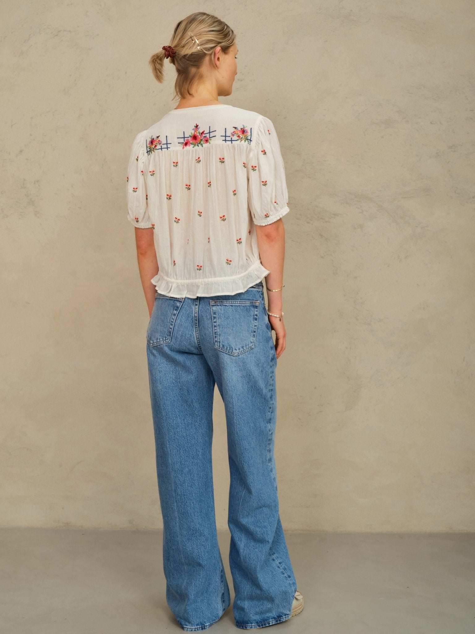 M.A.B.E Harlie Emb S/S Top - Den Lille Ida - M.A.B.E