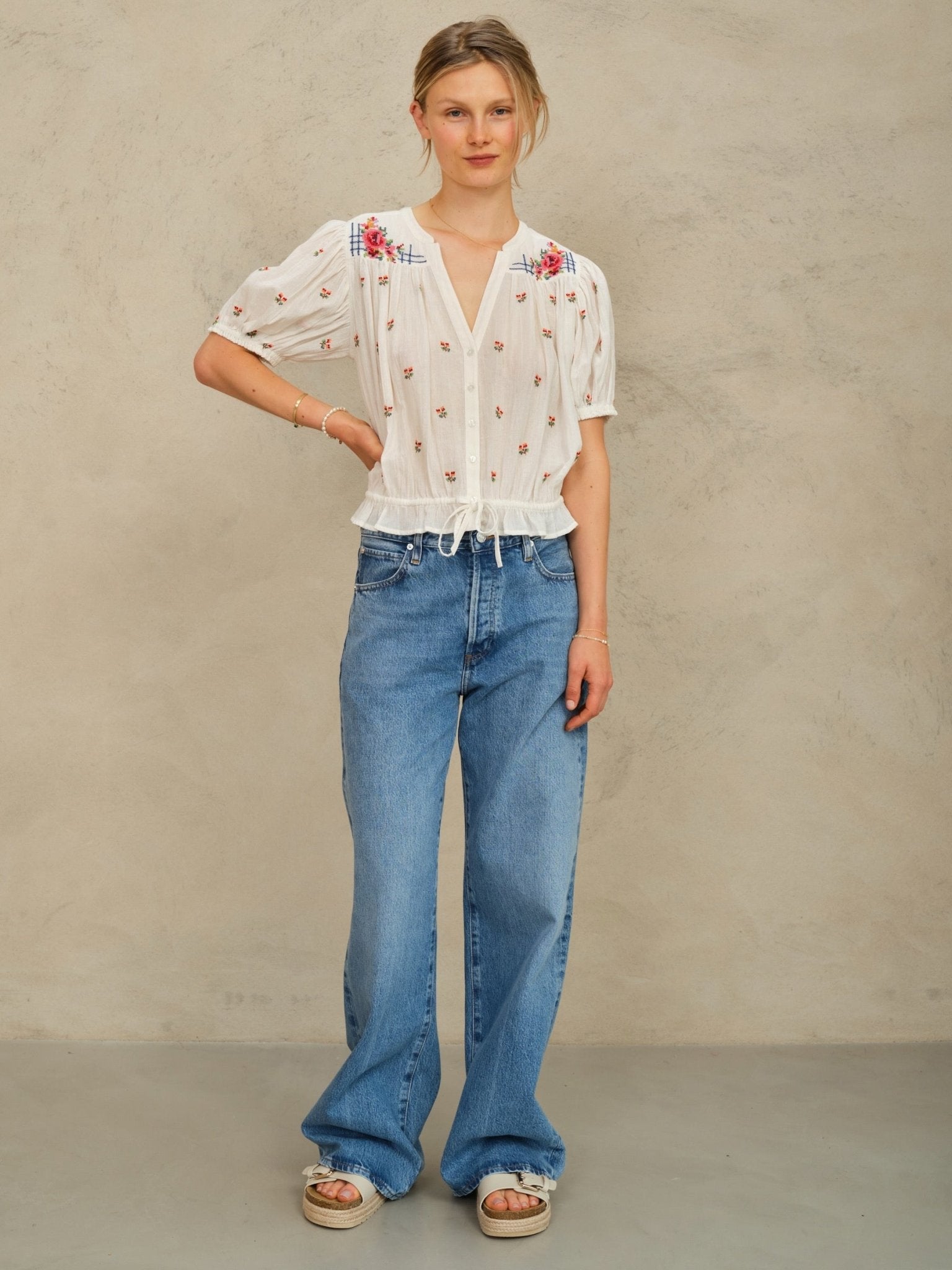 M.A.B.E Harlie Emb S/S Top - Den Lille Ida - M.A.B.E