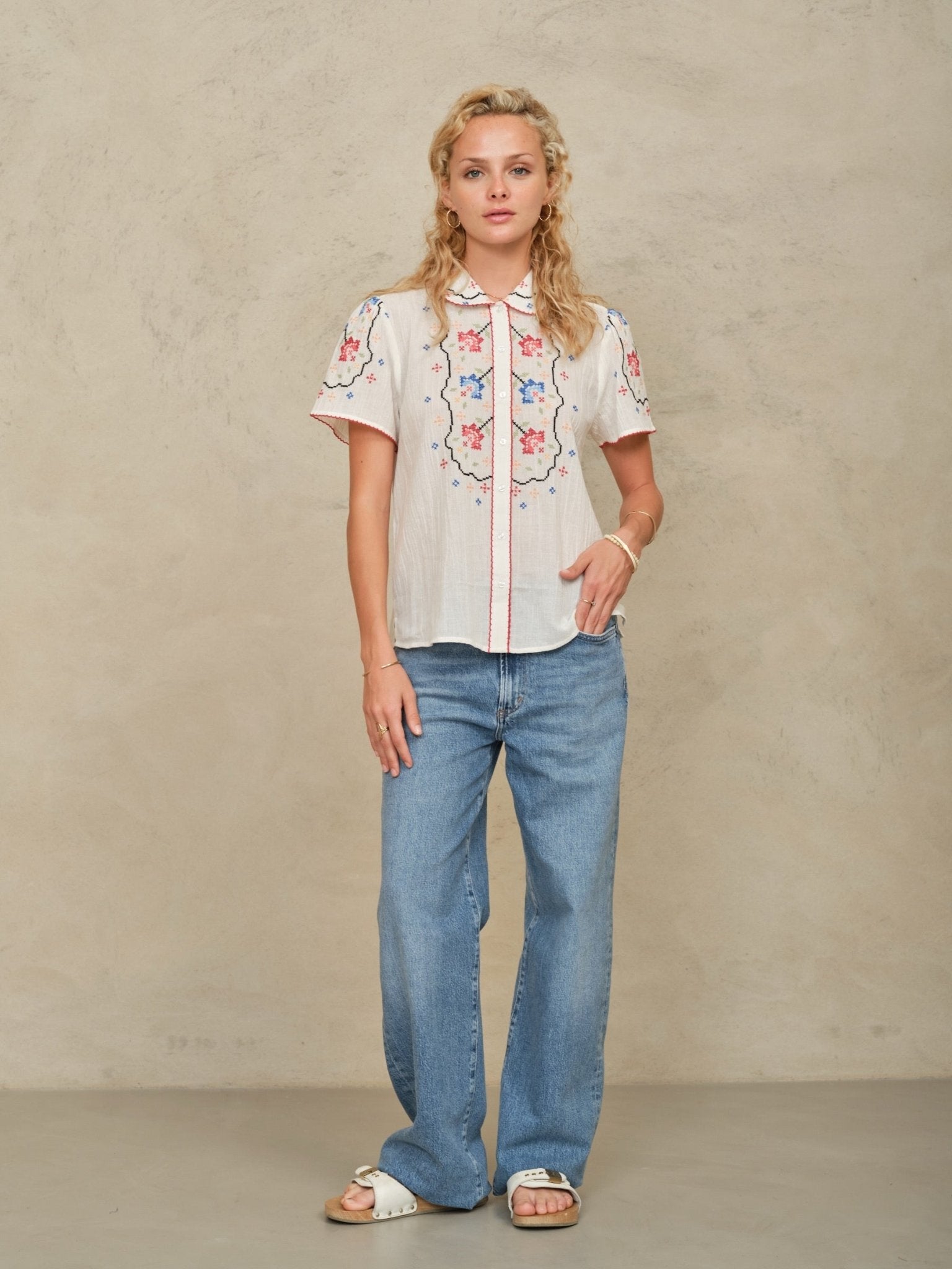 M.A.B.E Ruby Emb S/S Top Ecru/Multi - Den Lille Ida - M.A.B.E