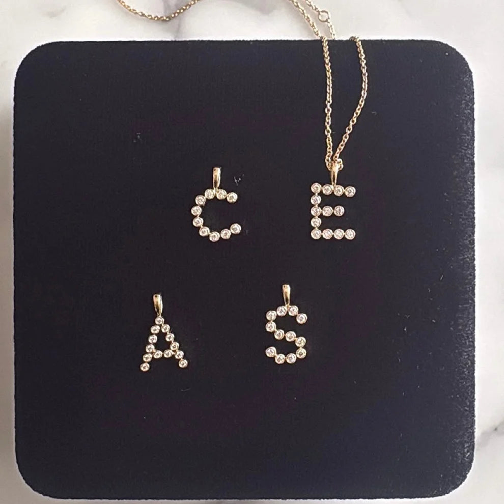 Le Soonar Bezel Letter S with Chain