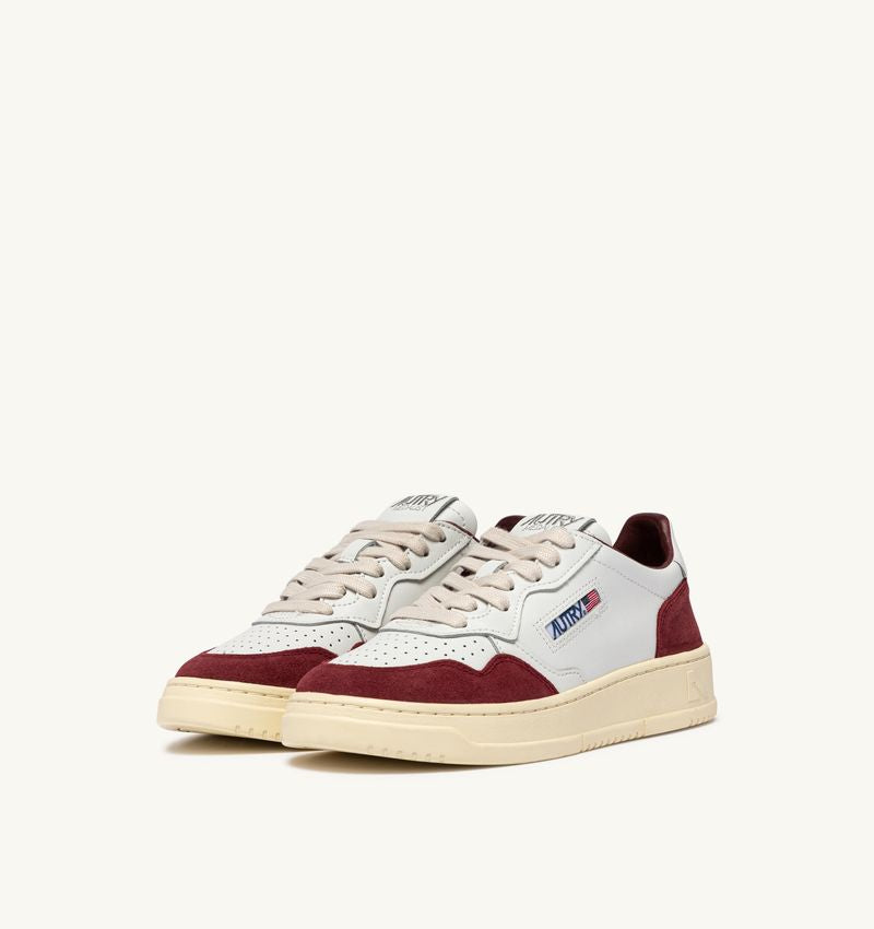 AUTRY MEDALIST LOW SNEAKER WHITE BORGOGNA