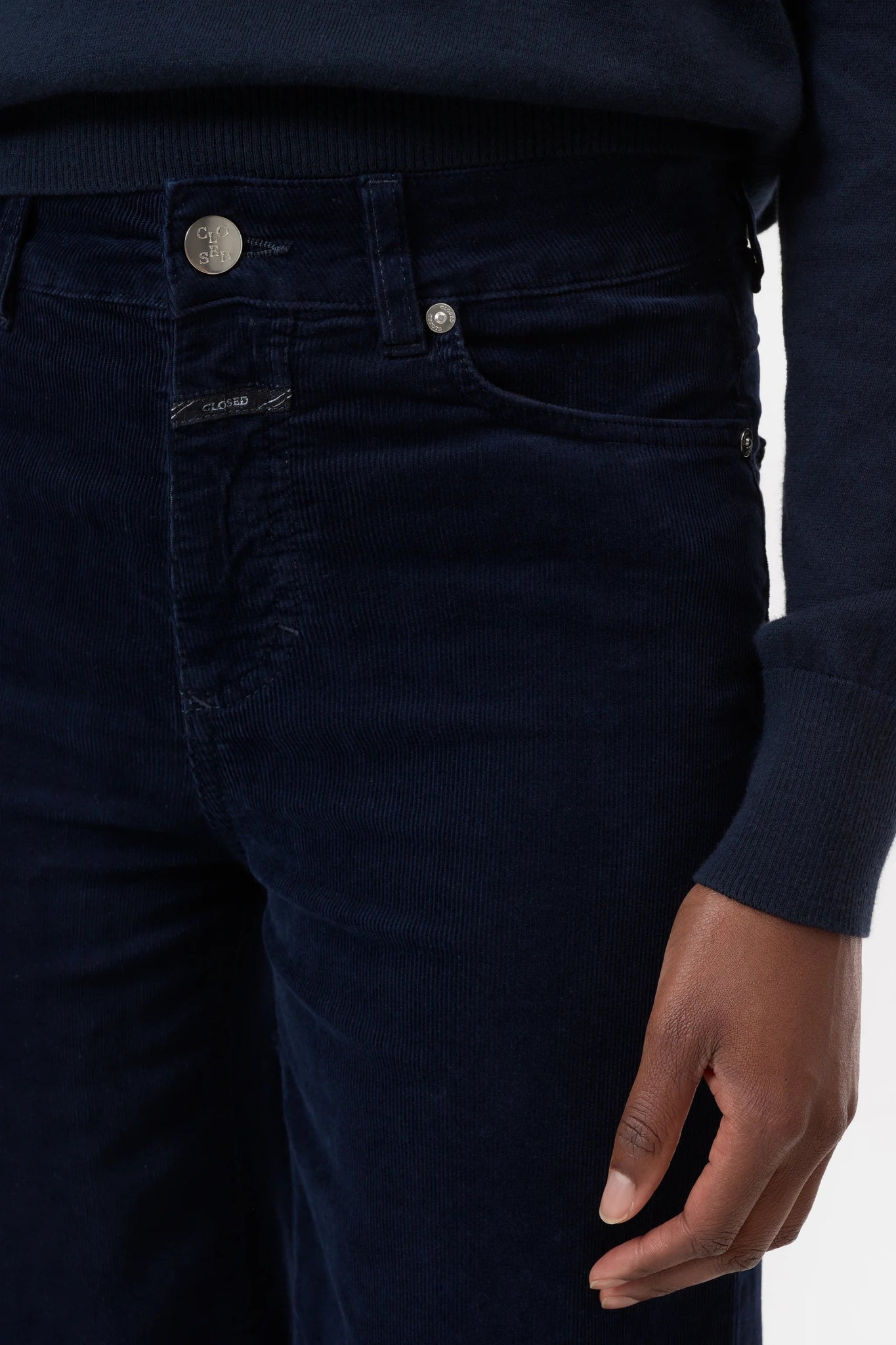 CLOSED GLOW - UP CORDUROY NAVY - Den Lille Ida - closed