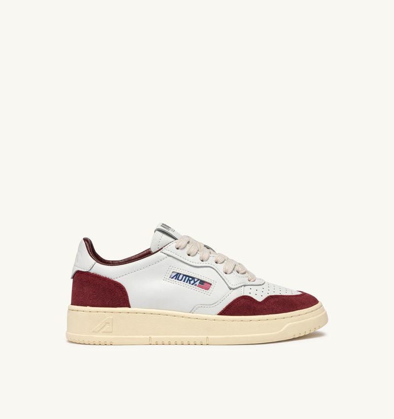 AUTRY MEDALIST LOW SNEAKER WHITE BORGOGNA